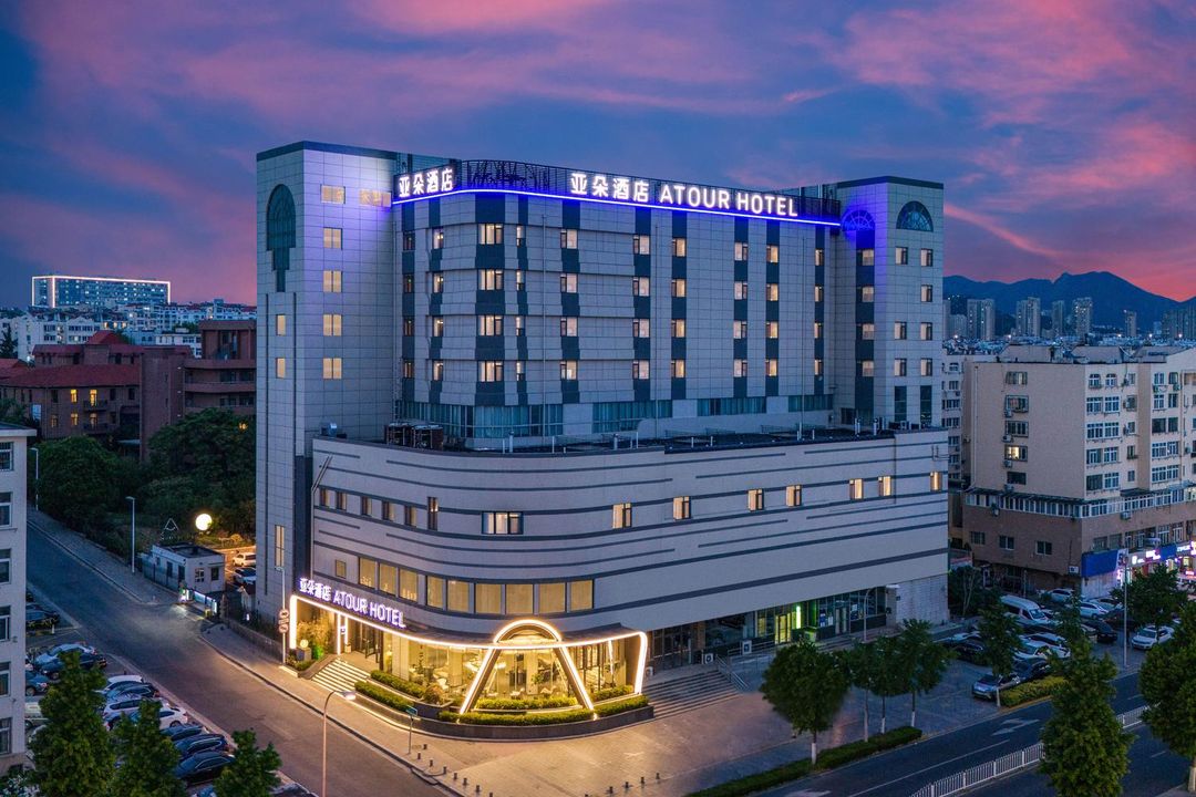 青岛北站振华路亚朵酒店