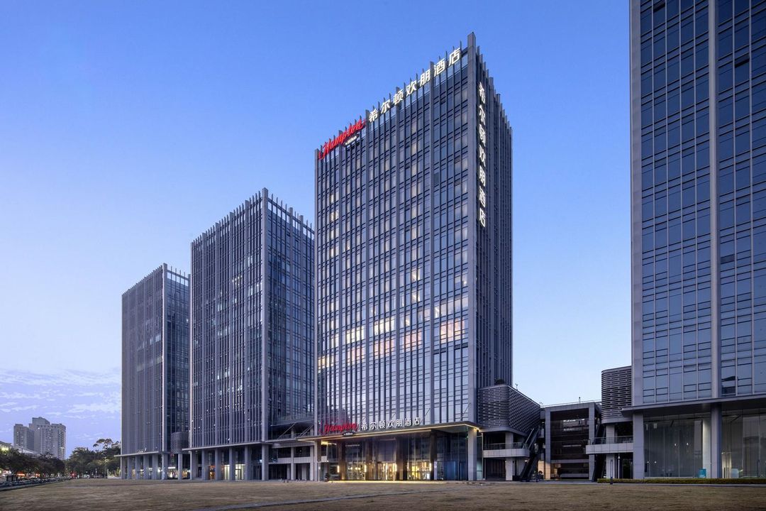深圳龙华大浪商业中心希尔顿欢朋酒店