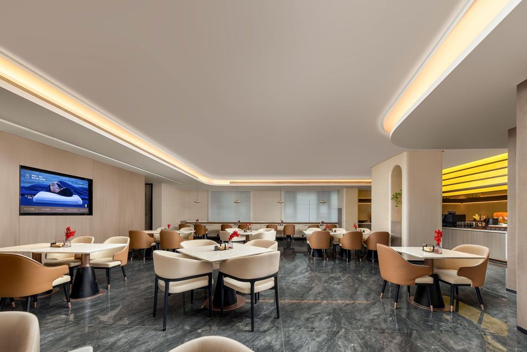 北京欢乐谷景区地铁站亚朵酒店