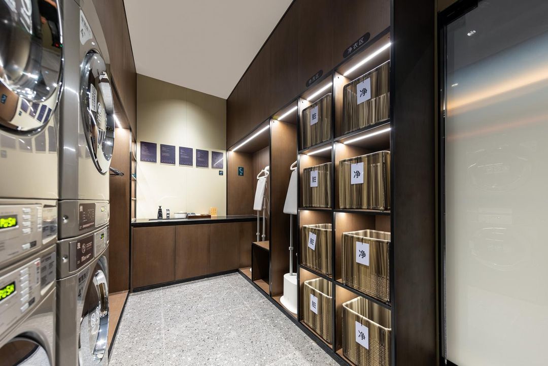 北京欢乐谷景区地铁站亚朵酒店