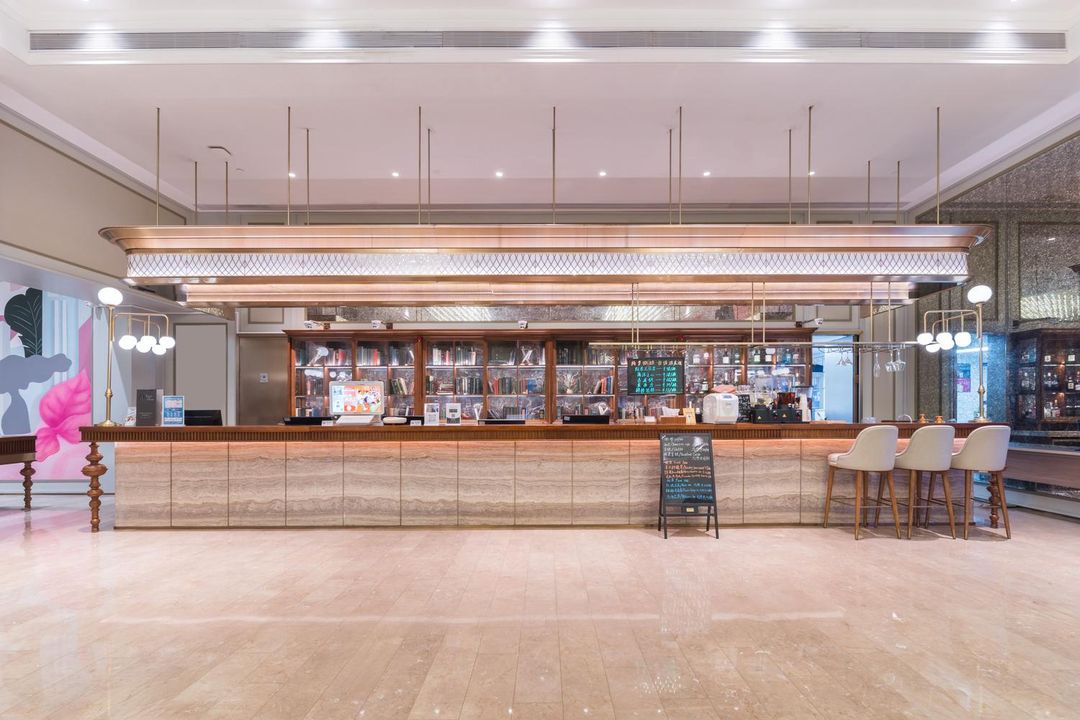 深圳市体育中心美居酒店