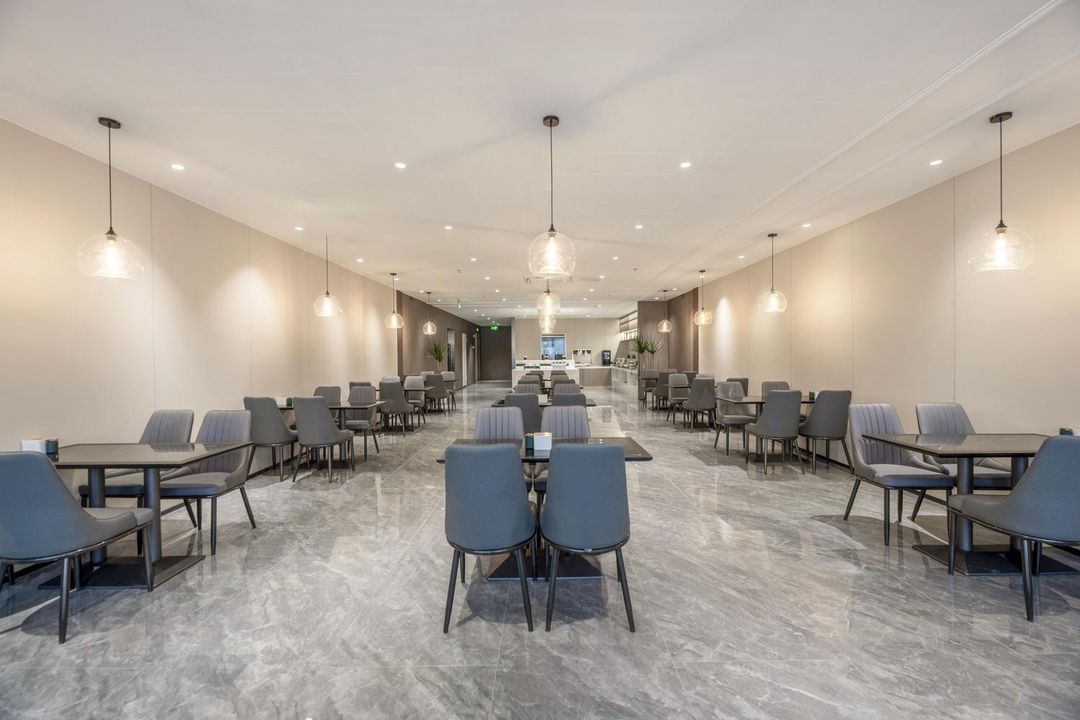 苏珵智慧酒店(江阴高铁站财富国际店)