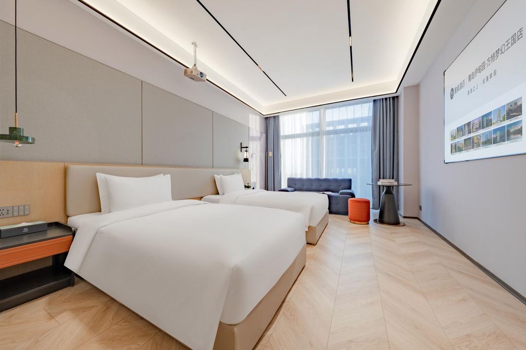 晨枫高空观景设计师酒店(青岛火炬路方特梦幻王国店)