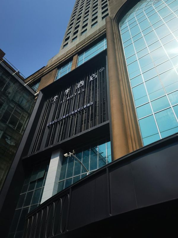 全季武汉江汉路步行街高空江景酒店