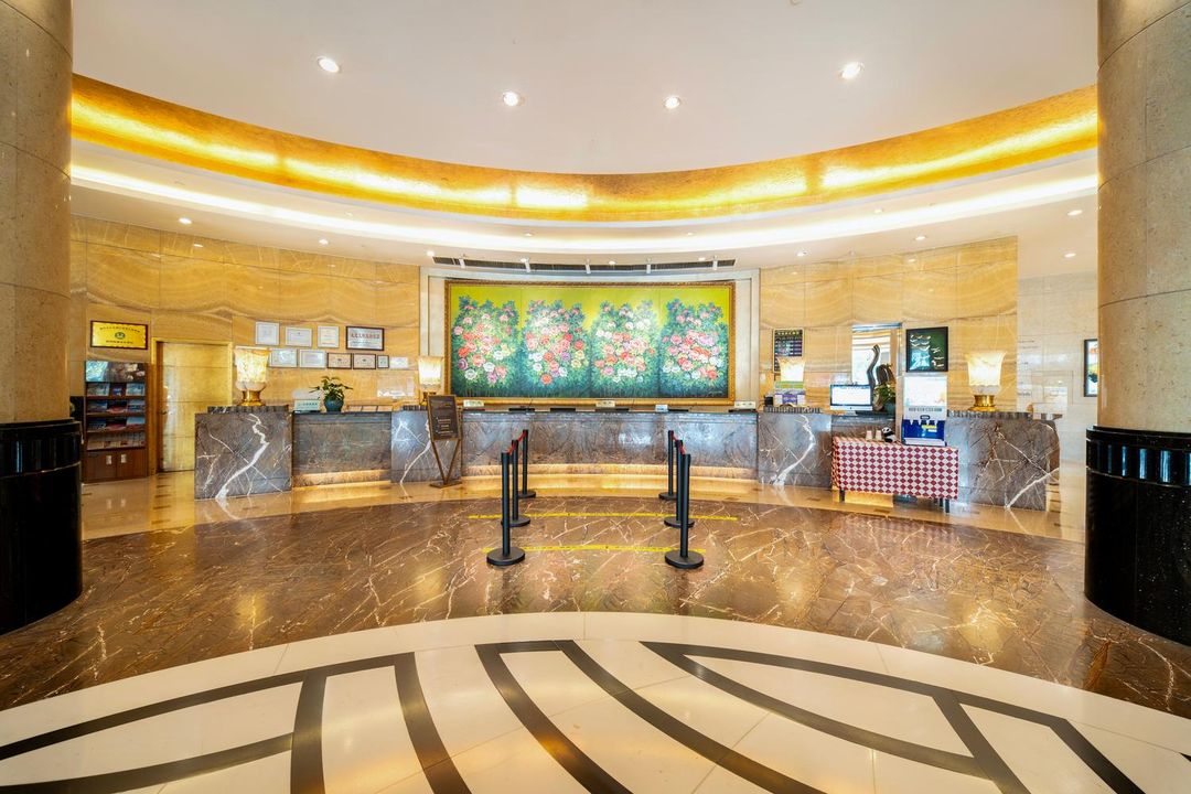 重庆南方君临酒店(奥体中心陈家坪地铁站店)