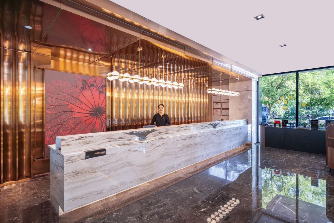 兰州高铁西站七里河大桥美仑酒店