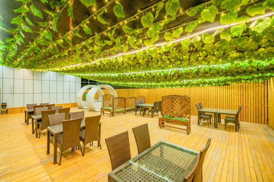 酒钢大厦(焦家湾地铁站汽车新东站店)