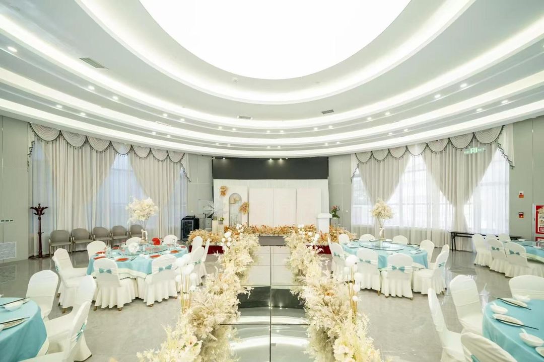 酒钢大厦(焦家湾地铁站汽车新东站店)