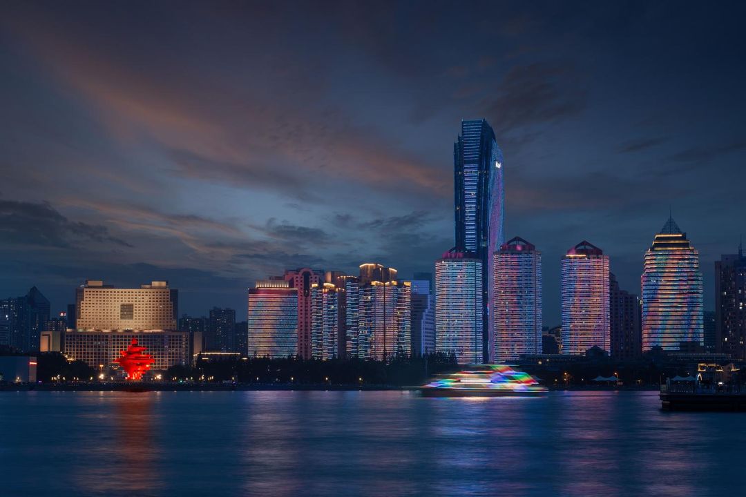 青岛五四广场海景美仑美奂酒店
