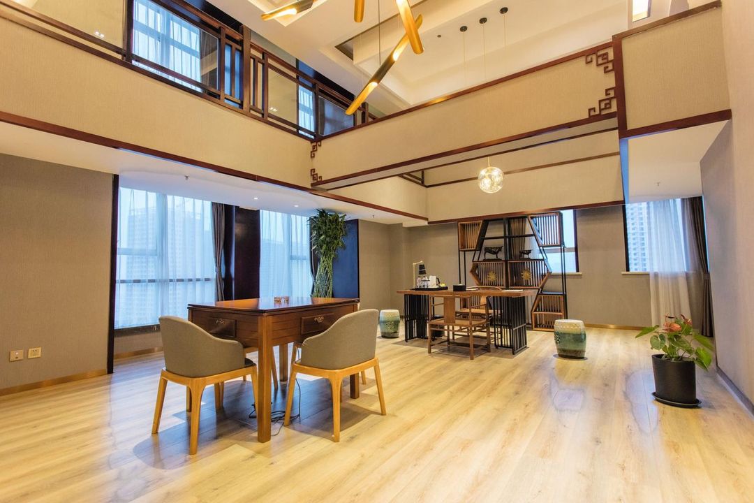 悦际酒店(郑州中原万达磨街文创园店)