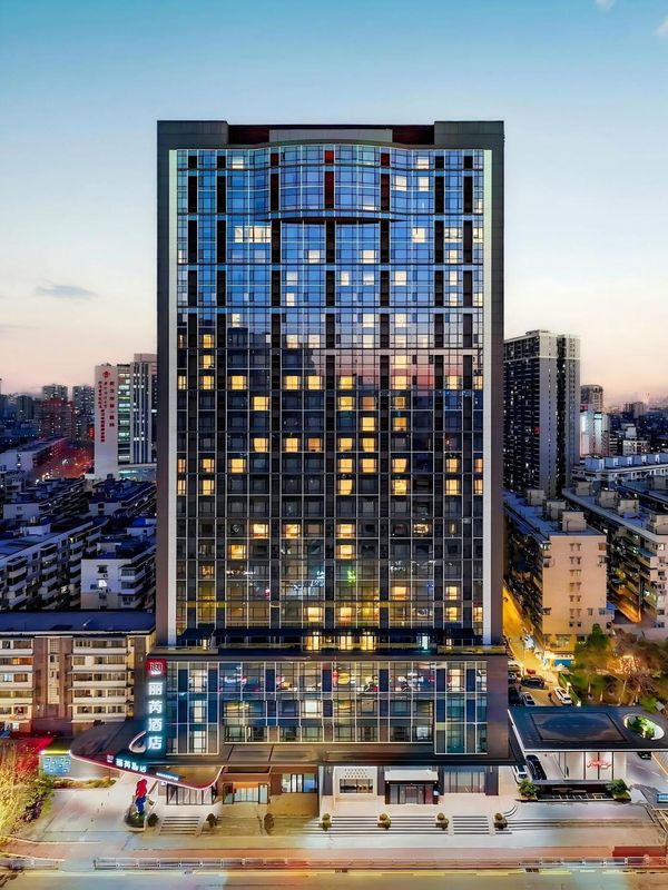 武汉江汉路丽芮酒店