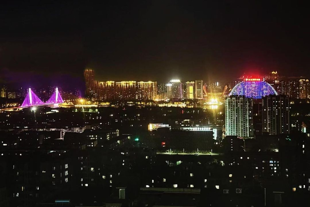 沈阳南塔文富路地铁站亚朵酒店