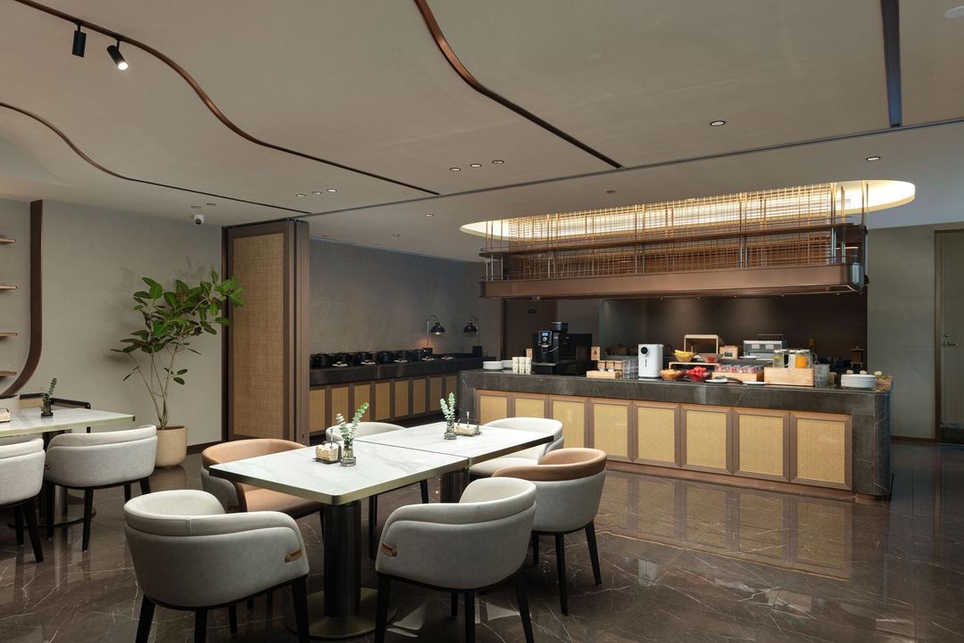 广州番禺长隆南村万博地铁站亚朵酒店