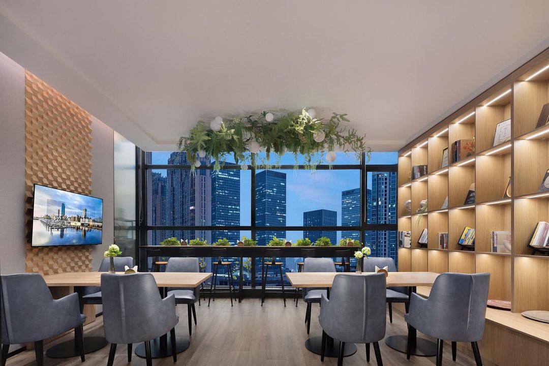 华天精选酒店(长沙五一广场IFS国金中心店)