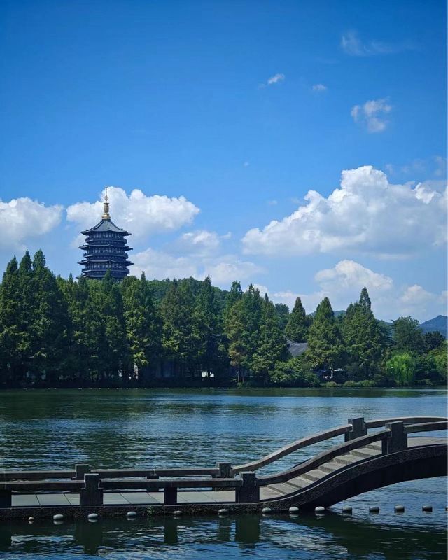 建国&middot;璞隐酒店(杭州西湖留下地铁站店)