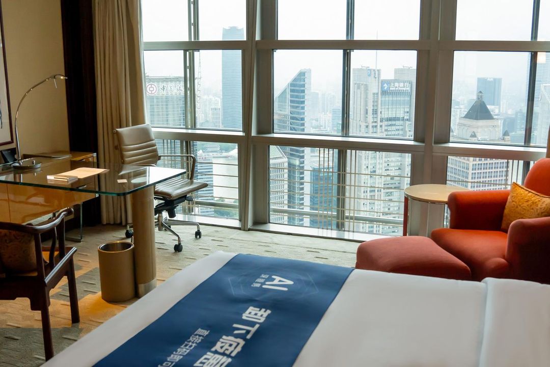 君悦江景添眠AI深睡特大床房（音乐助眠&按摩床垫）