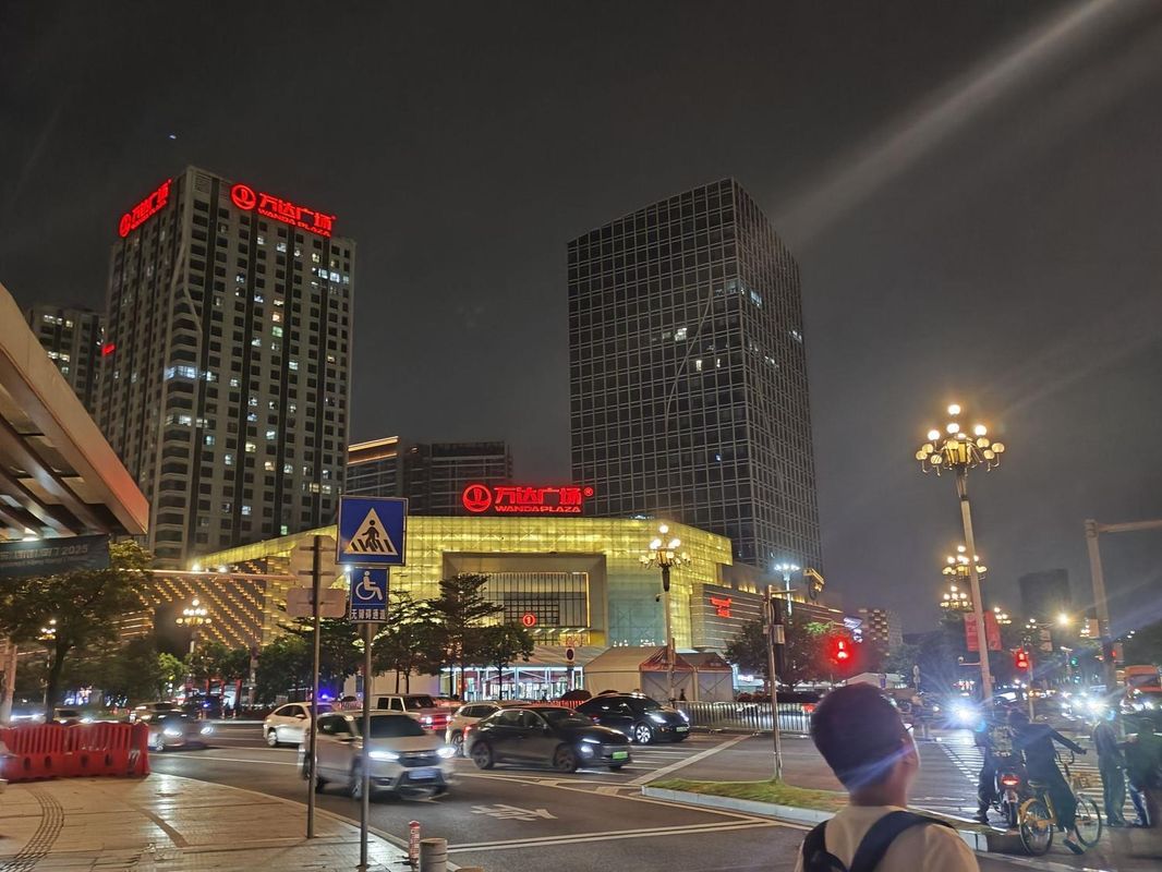 丽呈朗誉酒店(广州宝能演艺中心萝岗万达广场店)