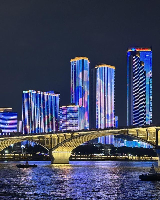 凯里亚德全套房酒店(湖南金融中心店)
