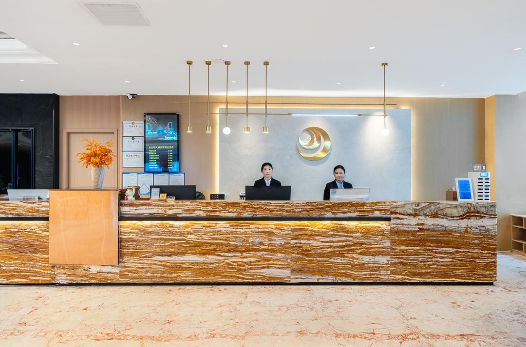 金仕顿大酒店(福州三坊七巷东门地铁站店)