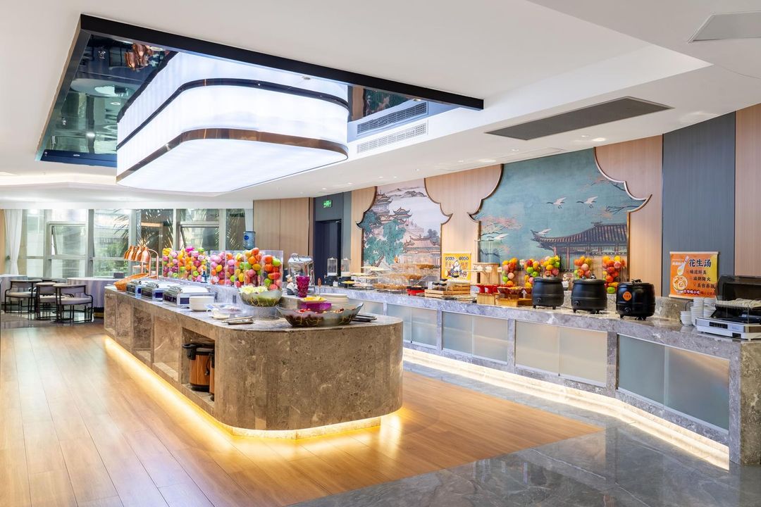 金仕顿大酒店(福州三坊七巷东门地铁站店)