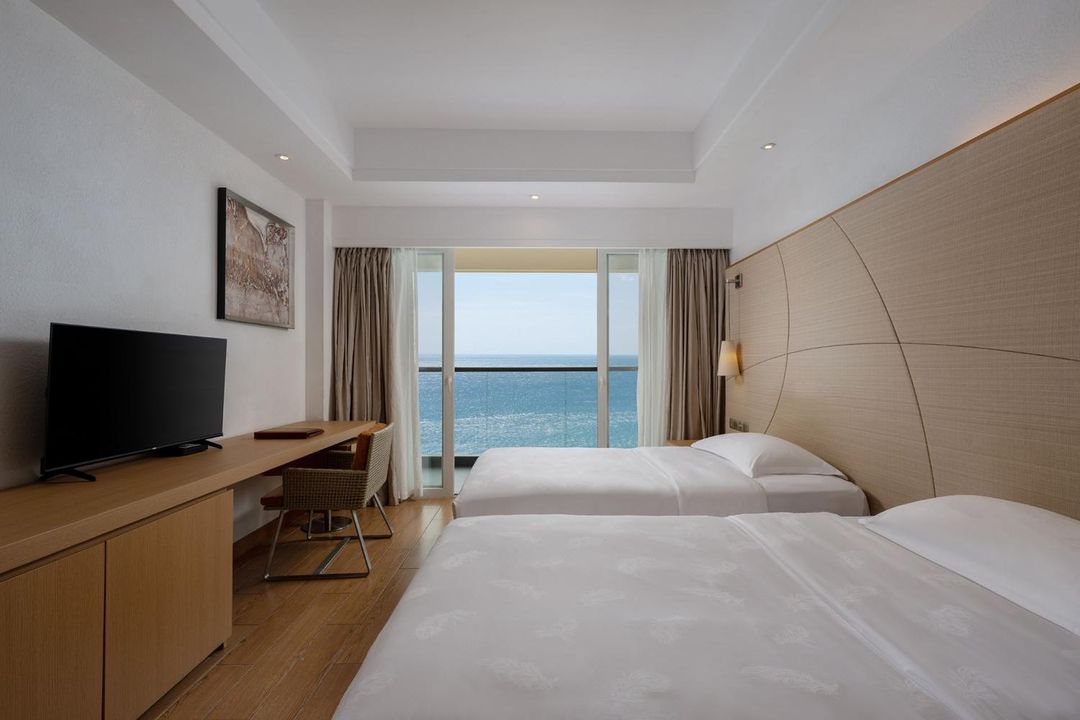 三亚亚龙湾海景国际度假酒店