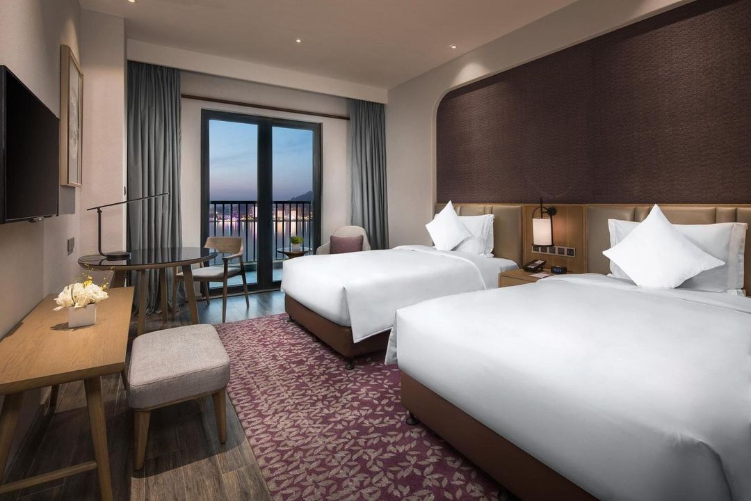 青岛东方影都皇冠假日酒店