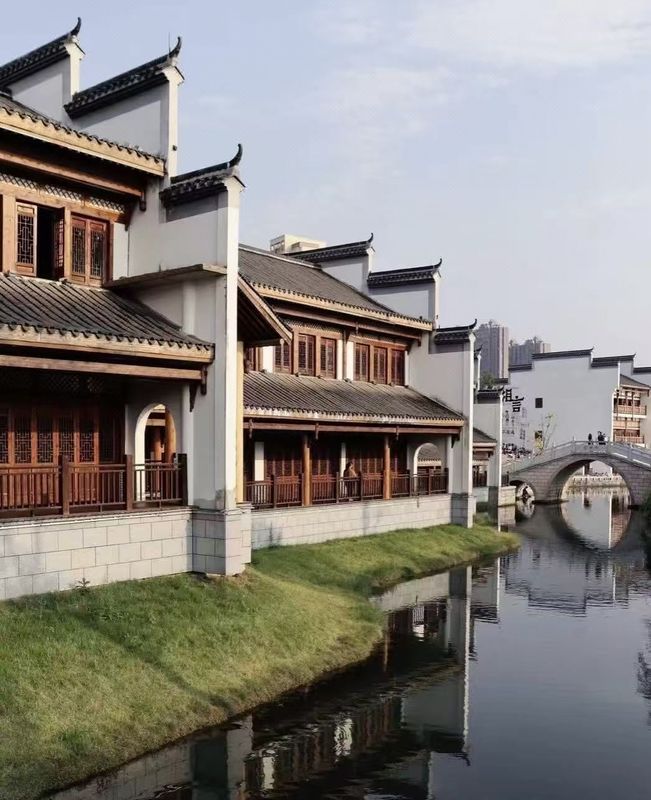 悦致酒店(长沙爱尔眼科铁道学院地铁站店)