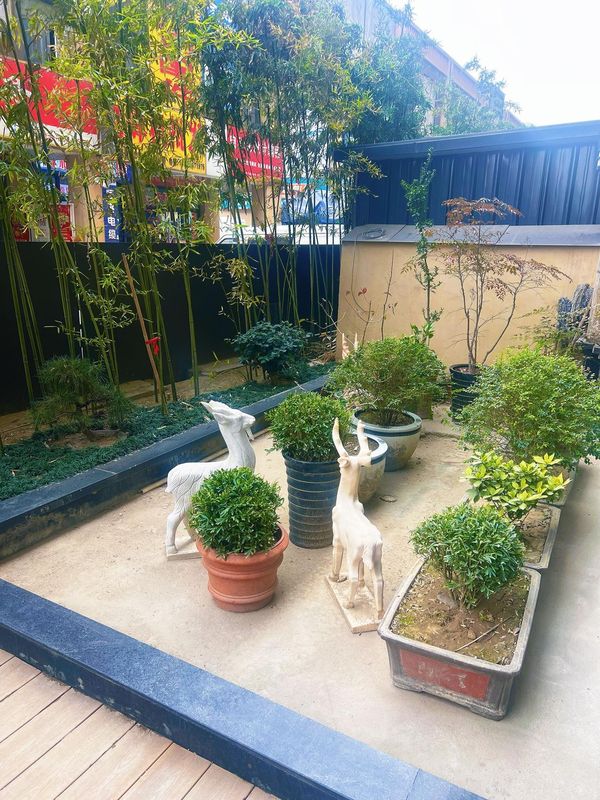 西安国际会展中心建国铂萃酒店(国际港务区地铁站店)