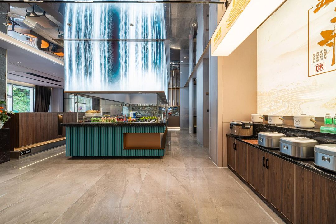 丽呈朗誉酒店(广州宝能演艺中心萝岗万达广场店)