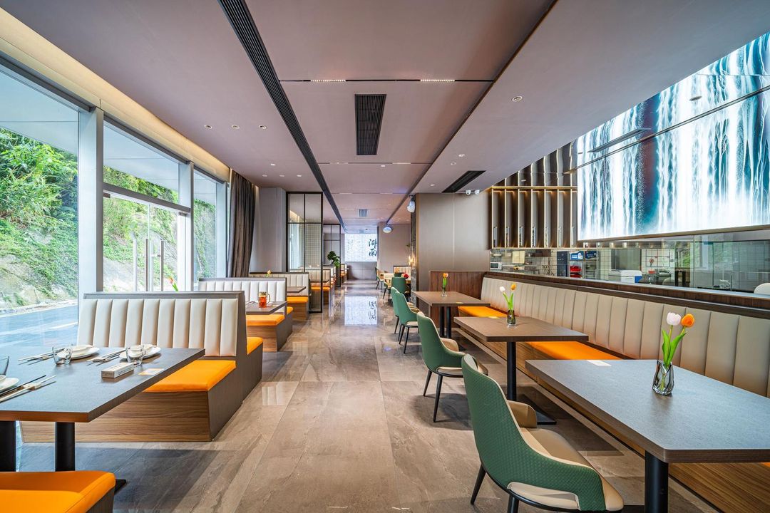 丽呈朗誉酒店(广州宝能演艺中心萝岗万达广场店)