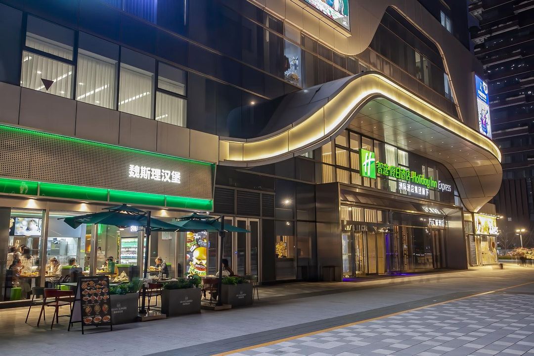 智选假日酒店(南京东方万汇城青奥体育公园店)