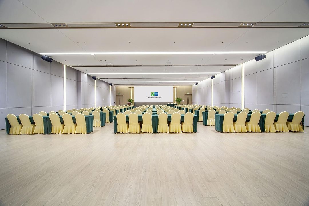 智选假日酒店(南京东方万汇城青奥体育公园店)