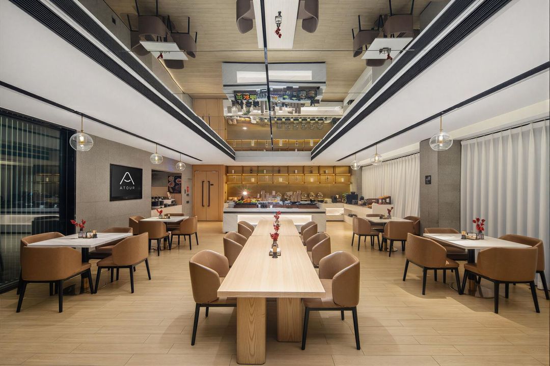重庆西站站前广场亚朵酒店