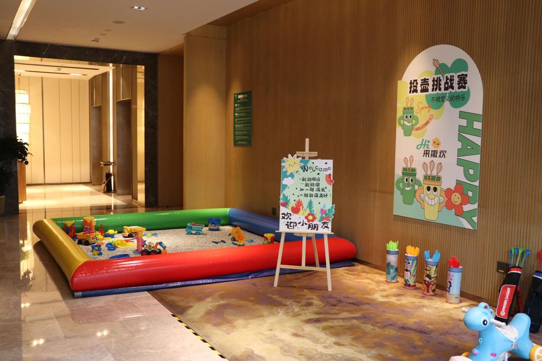 南京翠屏新港假日酒店