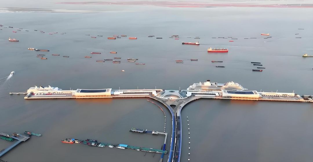 上海吴淞邮轮码头曙光亚朵X酒店