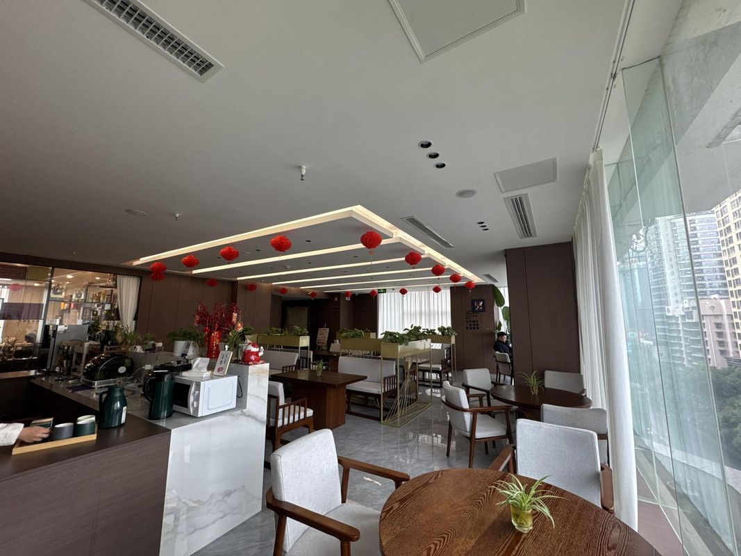 嘻牛&middot;温州大酒店(贵阳喷水池地铁站太平路网红街店)