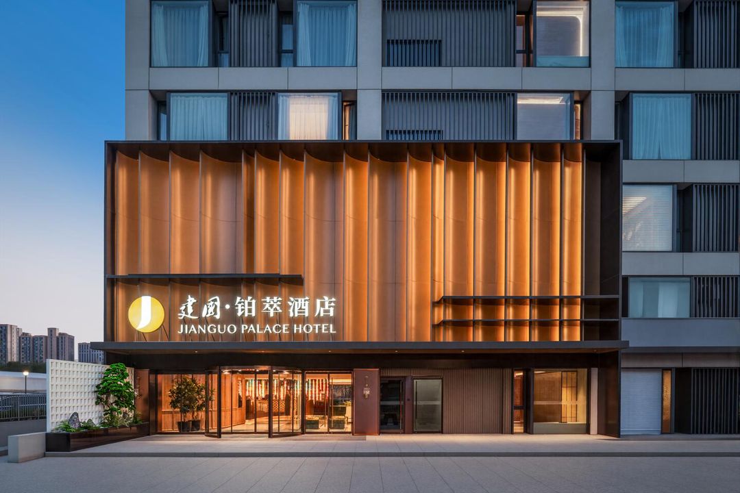 建国铂萃上海宝山呼兰路地铁站酒店