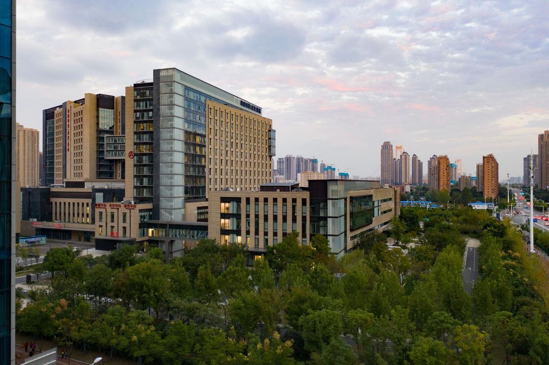 武汉国际博览中心中国桥梁博物馆亚朵酒店