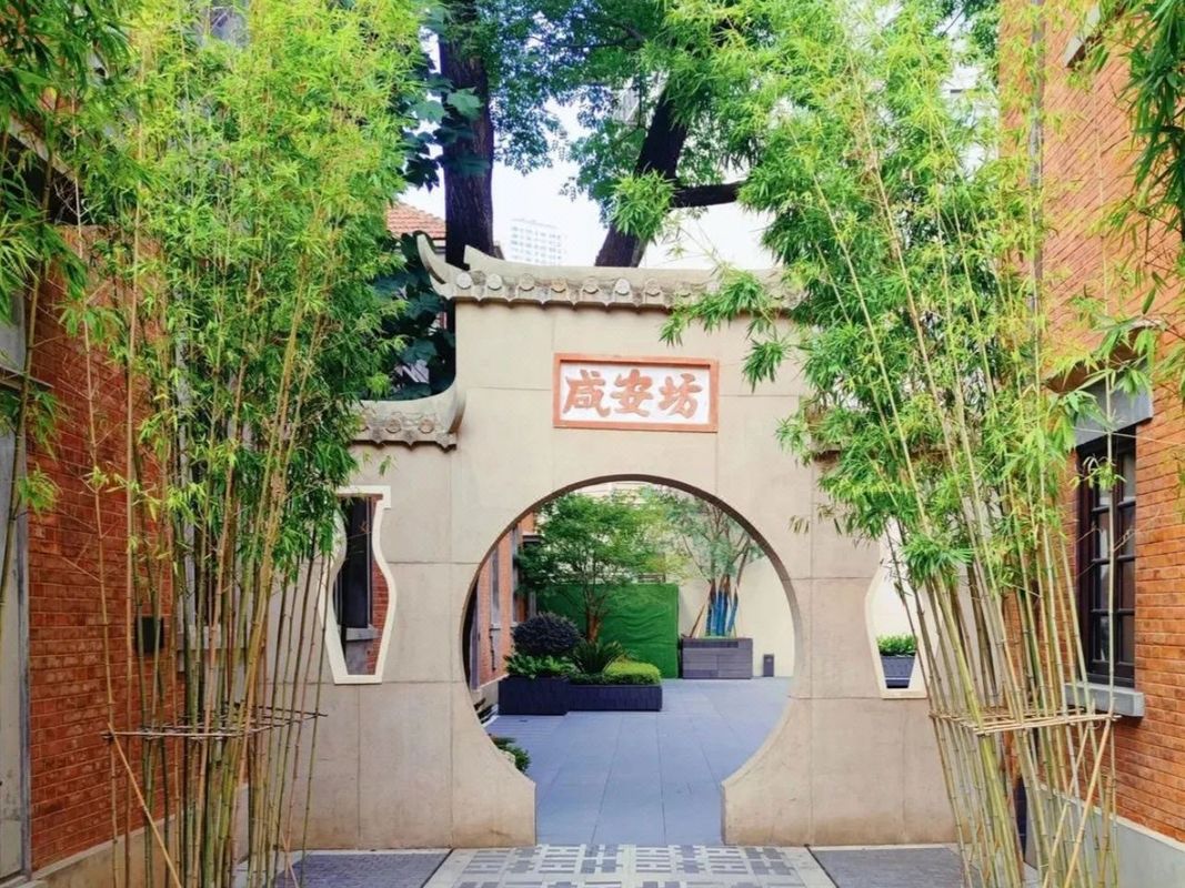武汉江滩江汉路步行街怡程酒店