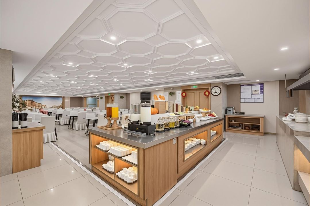 杭州悦成国际酒店(萧山新汉路地铁站店)