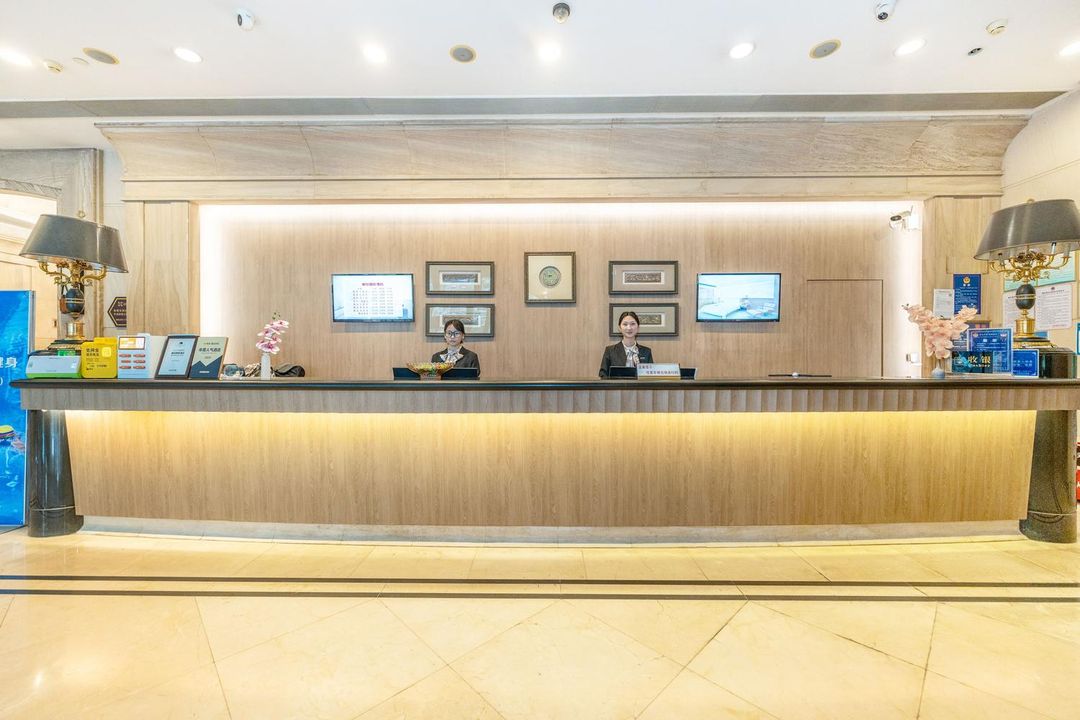 御宝国际酒店(沃尔玛天虹购物中心店)