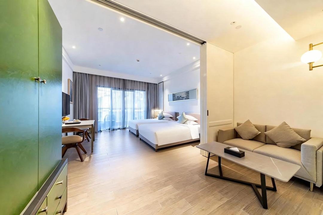 三亚湾洛克铂金海景酒店