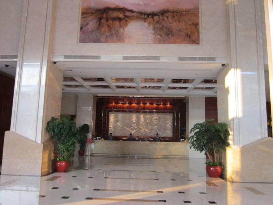 云麗国际酒店(广州白云国际会议中心百信广场店)