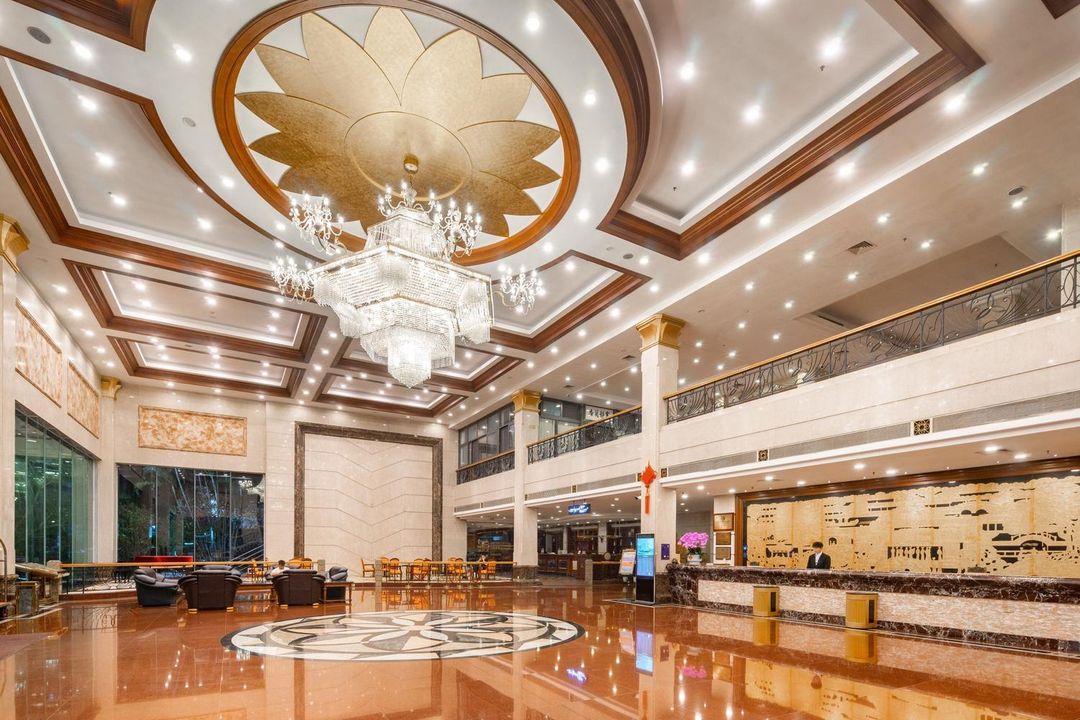 东莞凤岗名冠金凯悦酒店(凤岗中心沃尔玛店)
