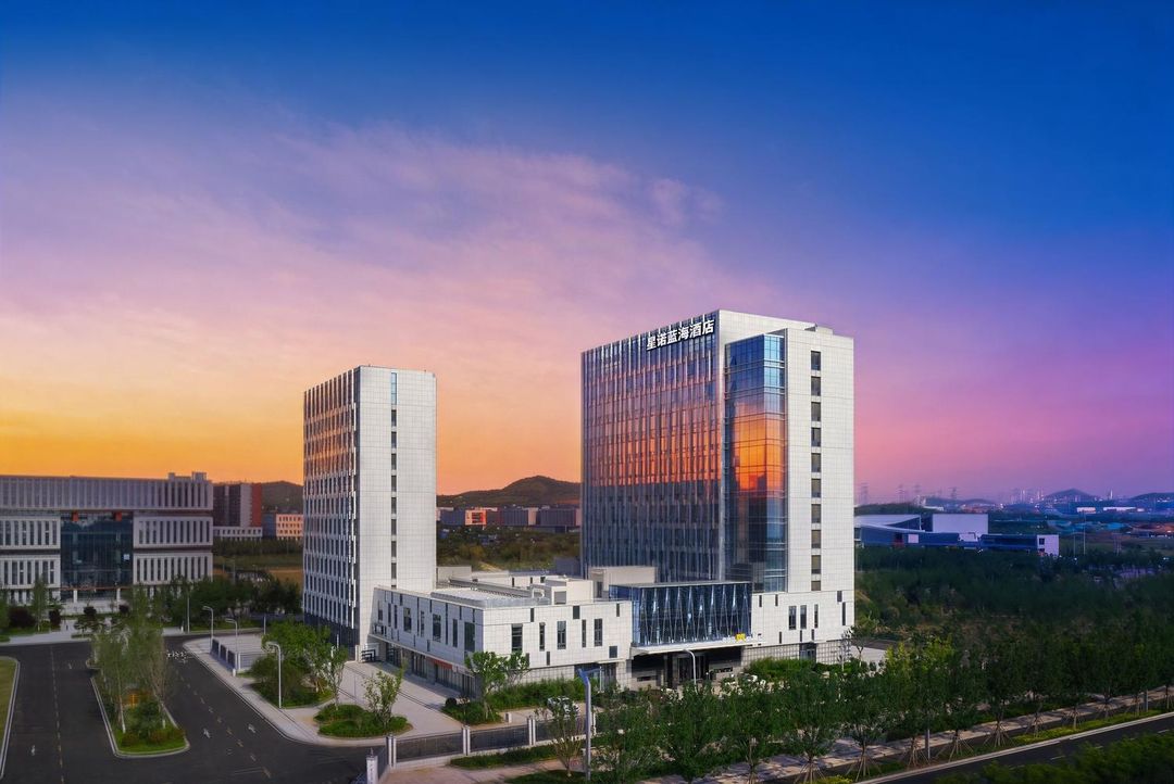 烟台星诺蓝海设计师酒店(烟台大学八角湾大学城店)