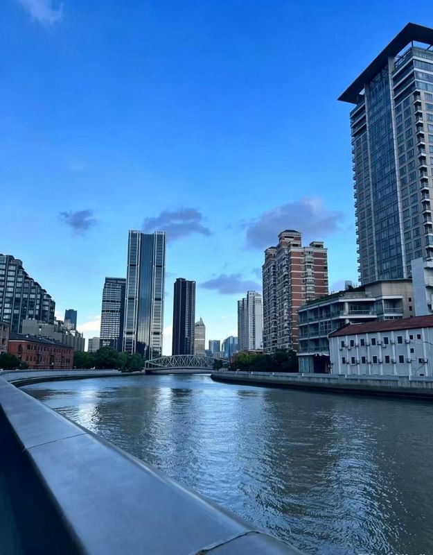 璞晶唯庭酒店(上海人民广场新闸路地铁站店)
