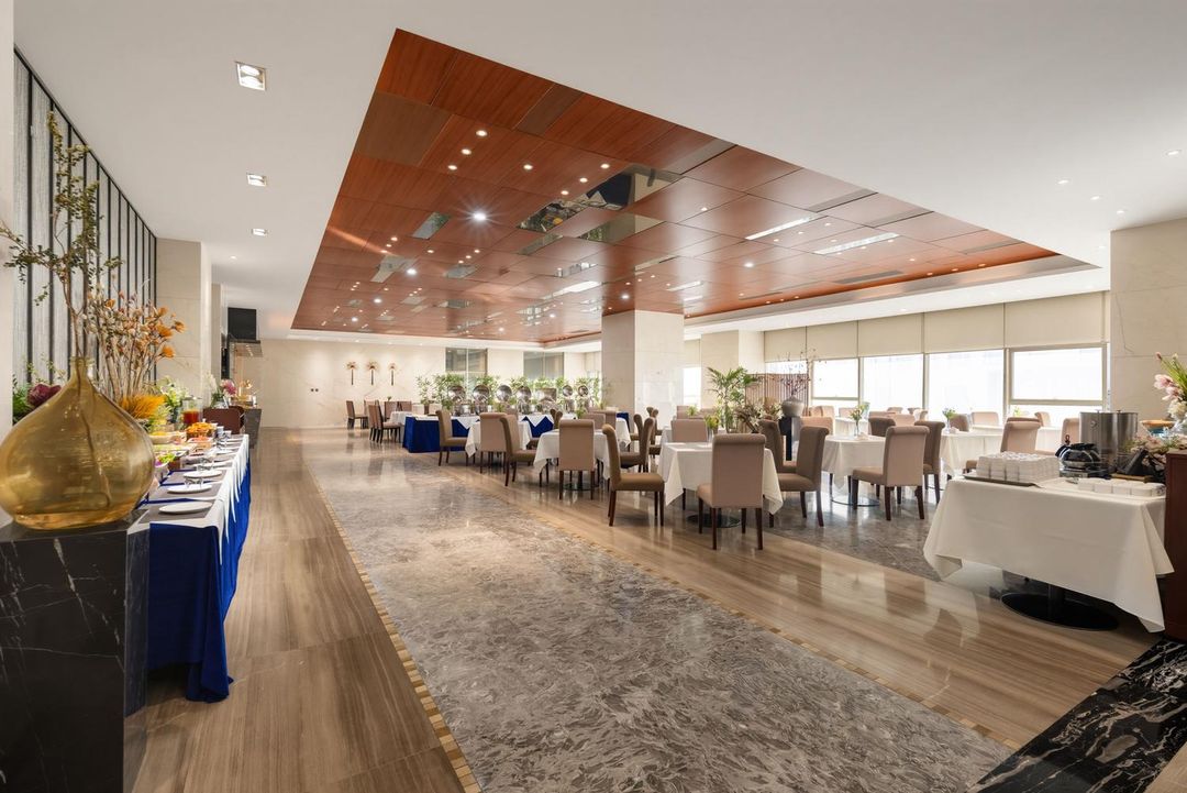 沈阳首耀饭店(奥体中心地铁站盛京大奥莱店)