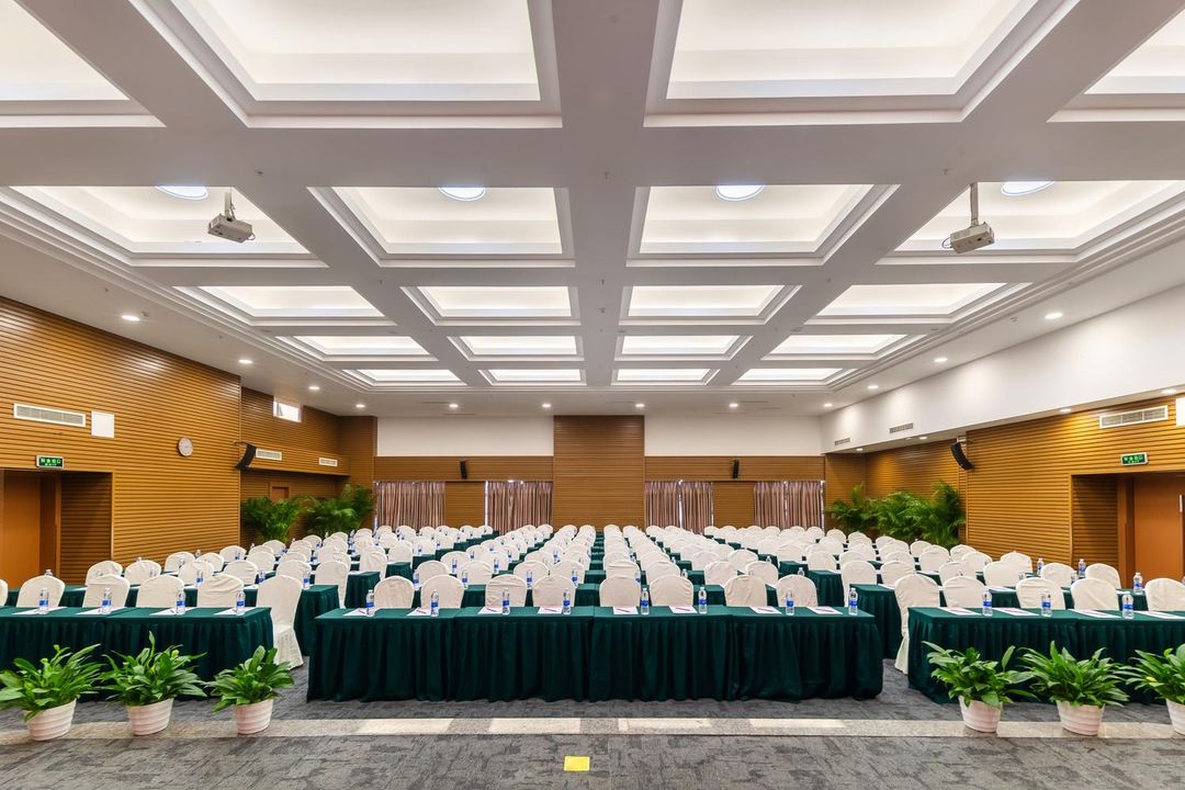 成都金府华美达大酒店(欢乐谷新桥地铁站店)