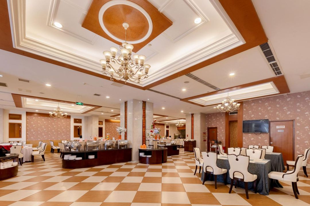 成都金府华美达大酒店(欢乐谷新桥地铁站店)