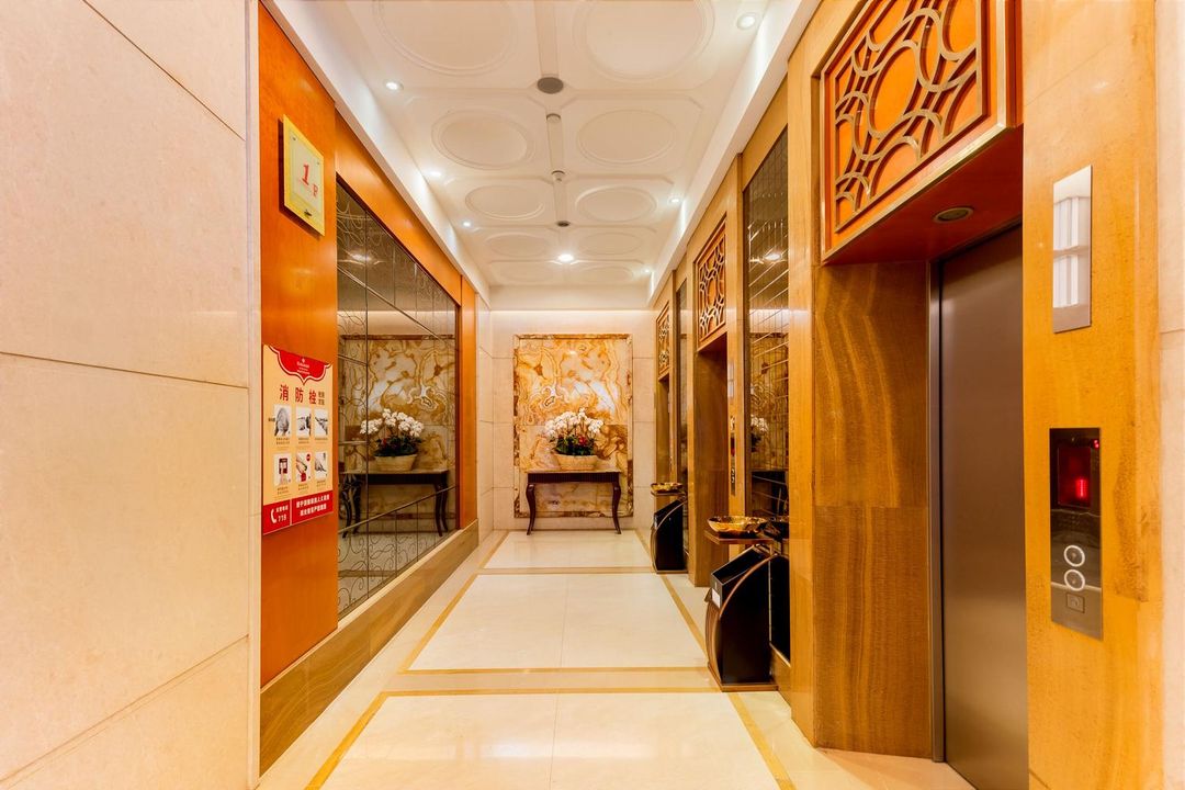 成都金府华美达大酒店(欢乐谷新桥地铁站店)